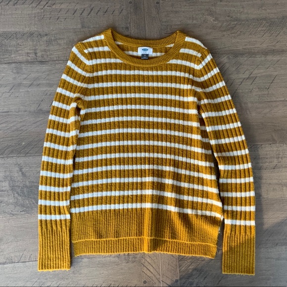Old Navy Sweaters - old navy crew neck sweater